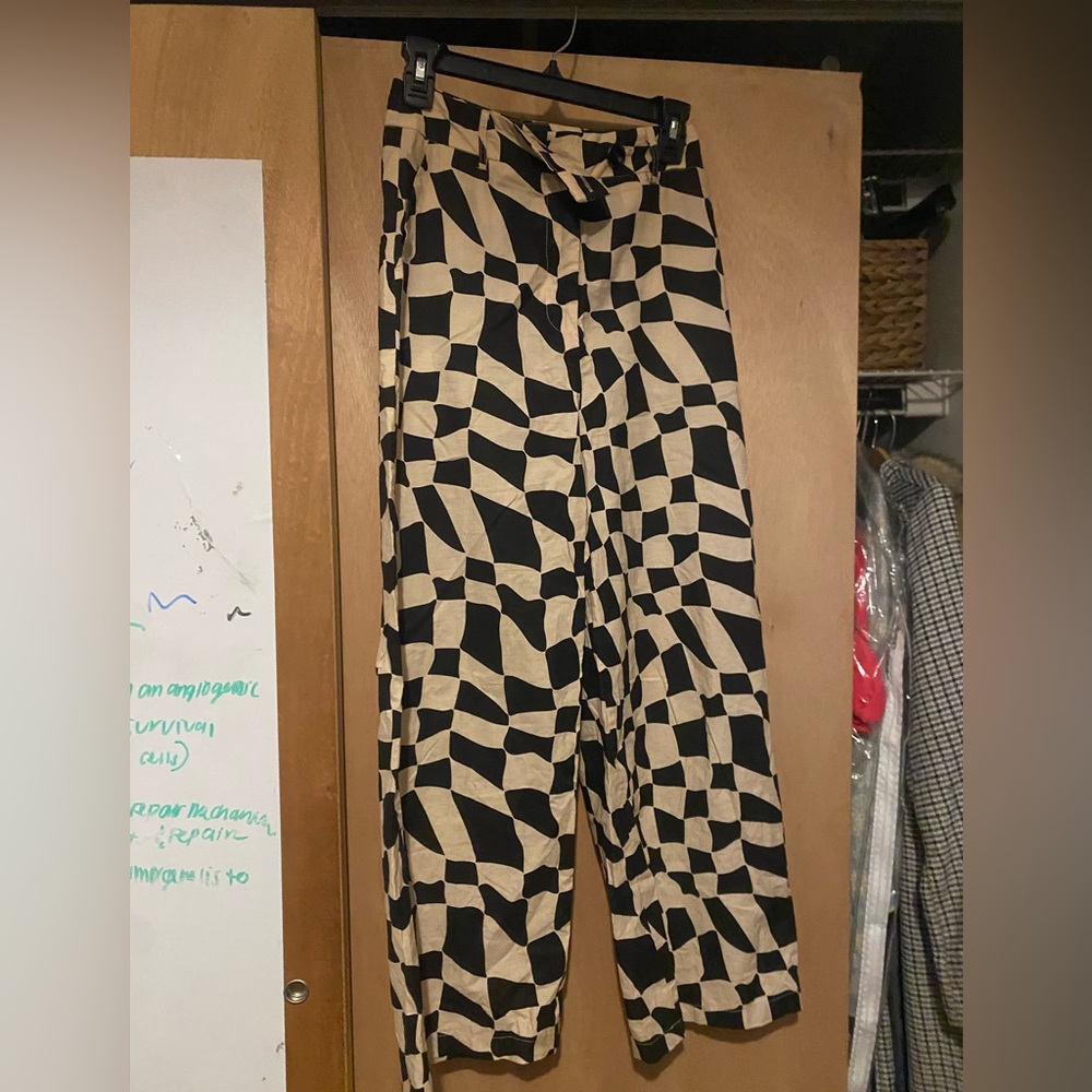 verge girl checkered pants!
